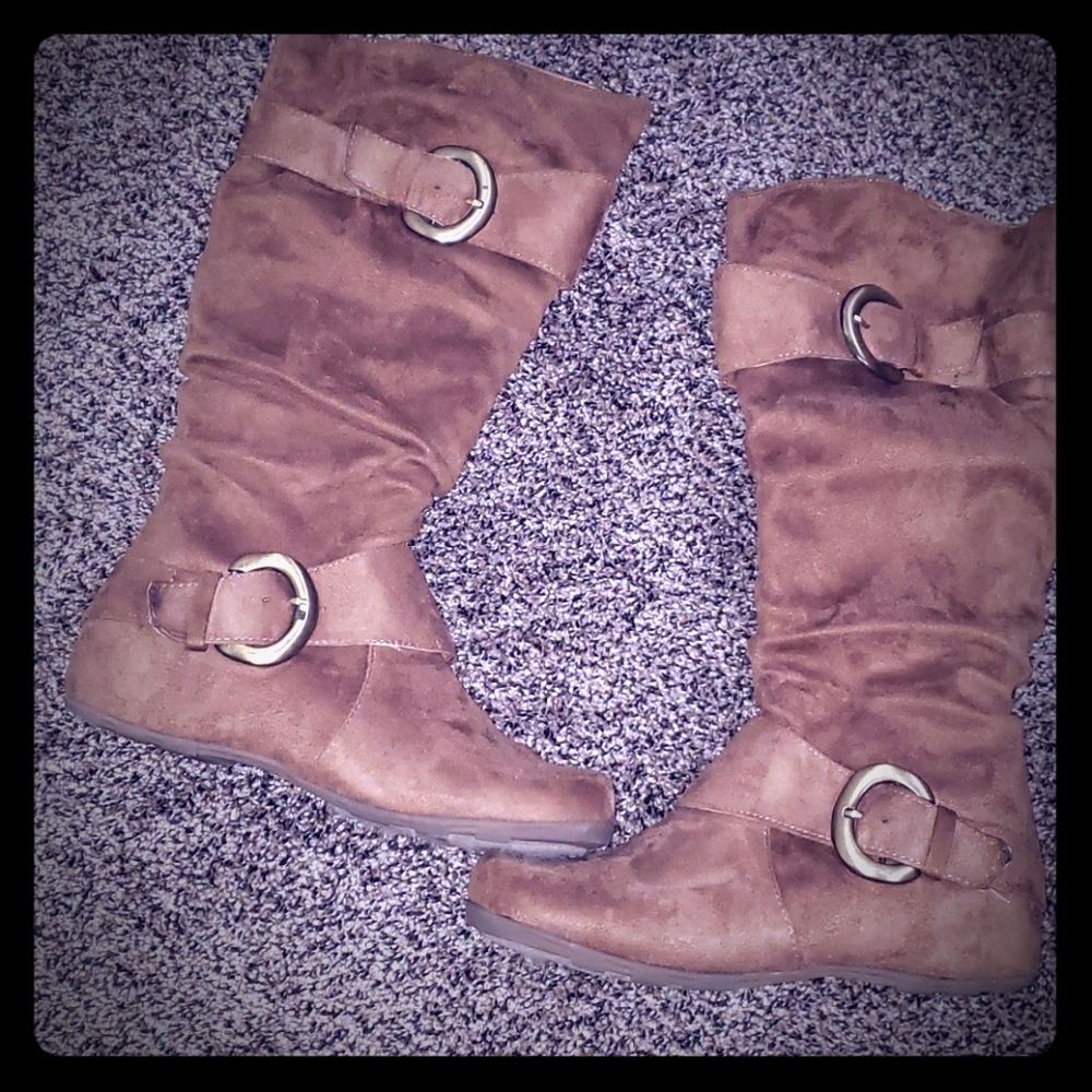 Faux Suede Calf High Flat Buckle Boots Sz8